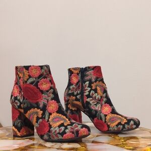 MIA Multicolor Embroidered Ankle Boots